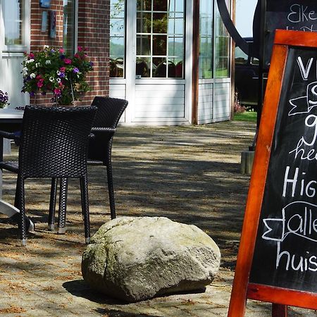 Lucy'S Inn Eesergroen Экстерьер фото